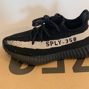 Yeezy Oreos size 5 men’s 6.5 women